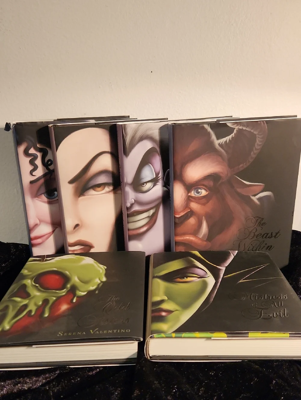 Disney Villains Book Set By Serena Valentino - Picture 1 of 5